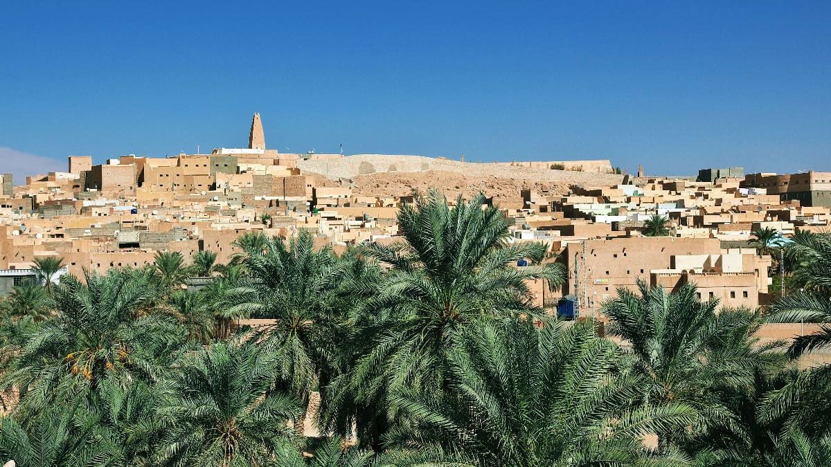 Пальмовые сады вокруг Бени-Изгена